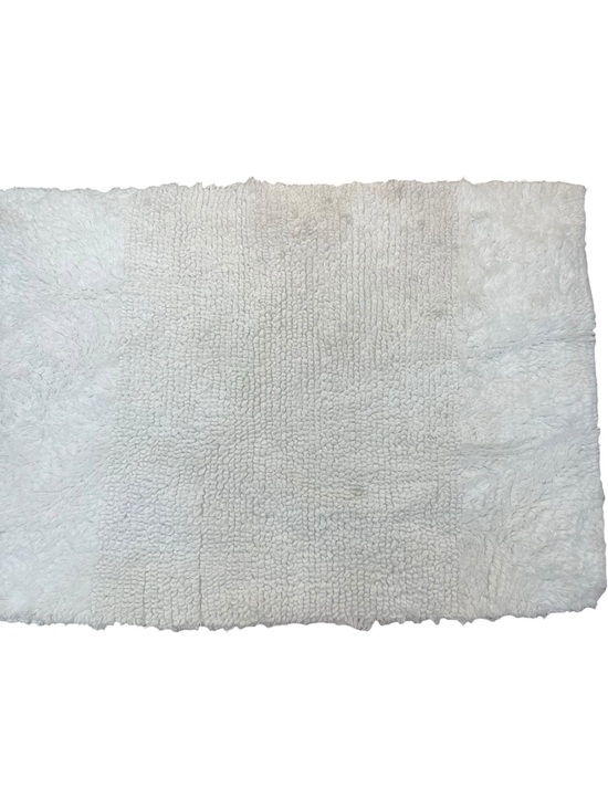 Juicy Couture Other - Juicy Couture Brooklyn Vintage Reversible Bath Rug White